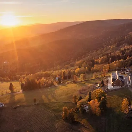 Hotell Wellness Hotel Lovcenka 3*