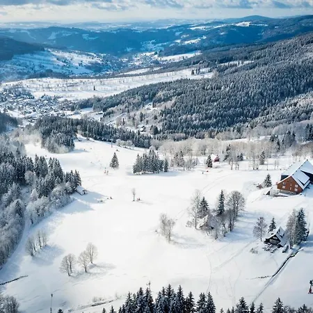 Hotell Wellness Hotel Lovcenka 3*