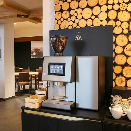 Wellness Hotel Lovcenka 3*